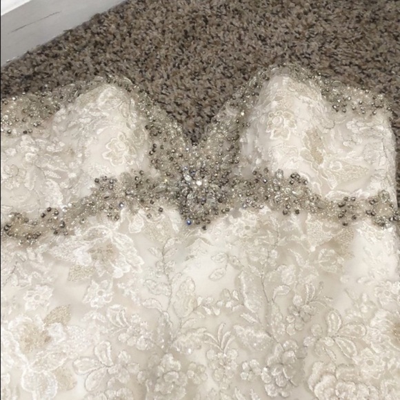 Allure Bridals Wedding Gown Ivory Rhinestone Beaded Pearl Floral Lace 9051 - Picture 4 of 12